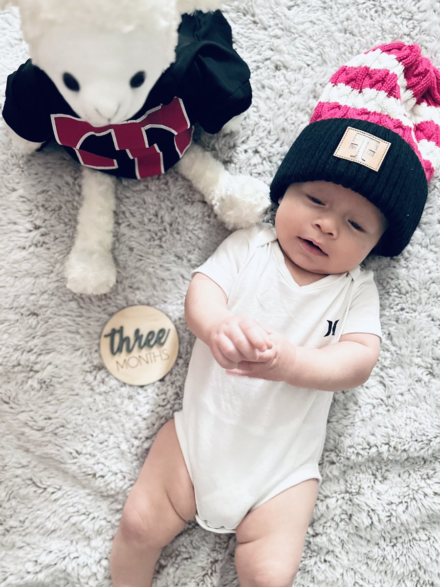 SteffiCarrascal's tweet image. MagentaSteff is back and Angelo is here to tell you all about the latest promotions Tmobile has 💵💰👏🏽