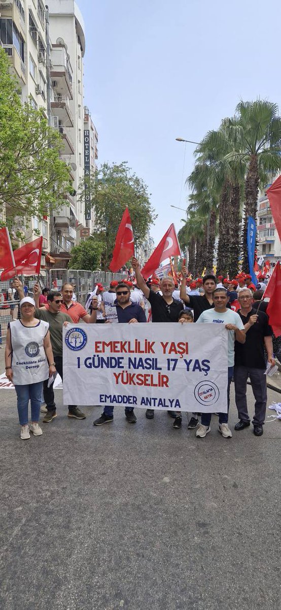 Antalya’da Meydanlardayız… İnanıyoruz ki, aydınlık ve adaletli bir dünya mümkündür! Emek en yüce değerdir! Emeğimizin ,alın terimizin, dayanışma, yardımlaşma ve hayat mücadelemizin günü olan 1 Mayıs Emek ve Dayanışma Günü kutlu olsun. Hep birlikte daha güzel günlere...'