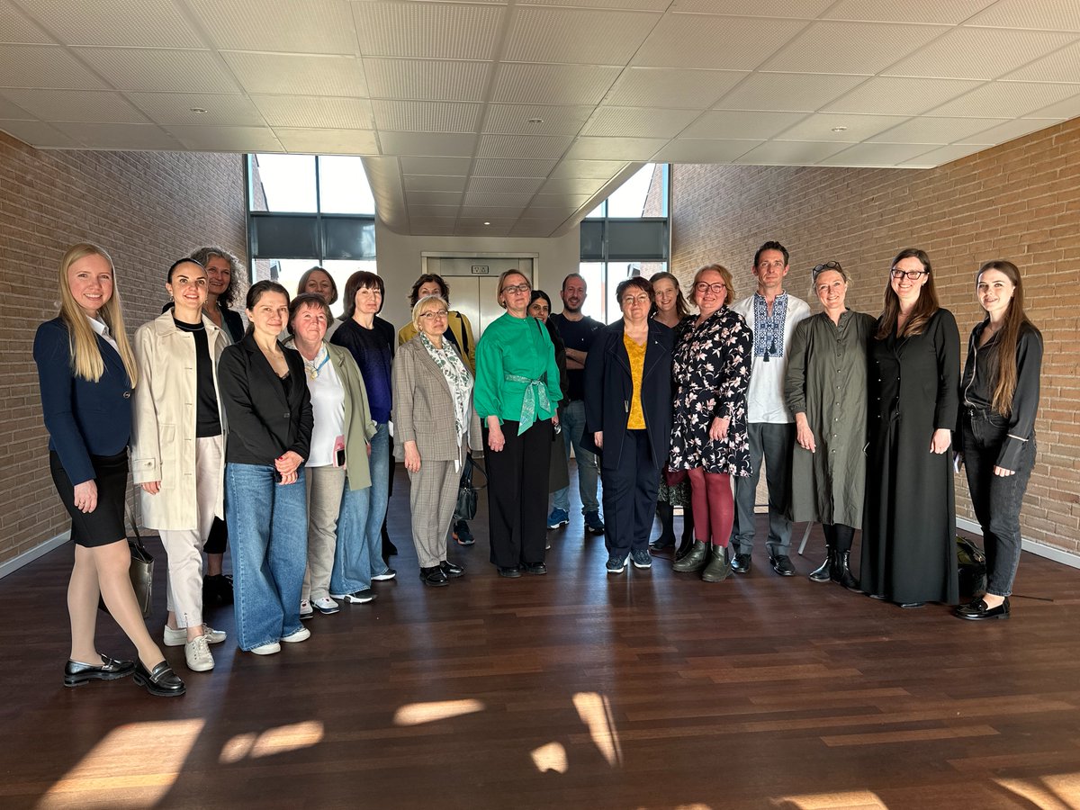 Today we hosted a delegation of Ukrainian health professionals and colleagues from @danskrodekors, @redbarnetdk and @MHPSSCollabora1 to discuss mental health in #Ukraine and share our experiences from our rehabilitation clinic helping traumatized refugees. #dkaid #sundpol