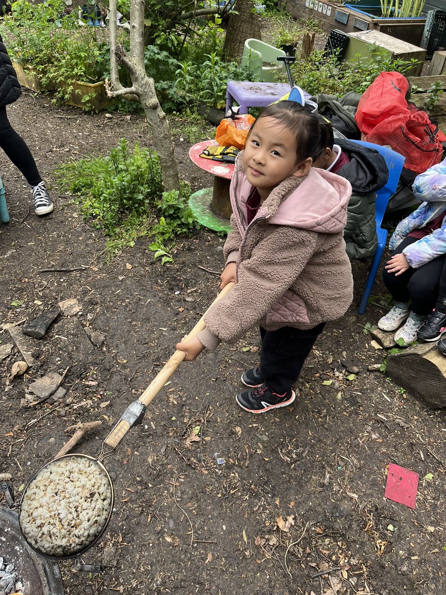 LEOforestschool's tweet image. &quot;Today, the children @CFPSchool had a blast learning about fire safety and enjoyed a roaring fire! 🔥 Cooking popcorn over the flames made for a delicious treat and unforgettable learning experience! #OutdoorEducation #FireSafety #PopcornFun&quot;