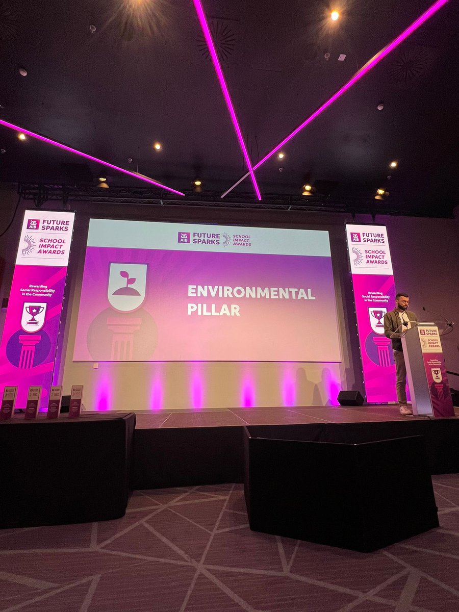 AIB Future Sparks School Impact Awards MC @JohnSharpson commends students on their environmental activities by thinking globally and acting locally in their sustainability efforts. 🙌