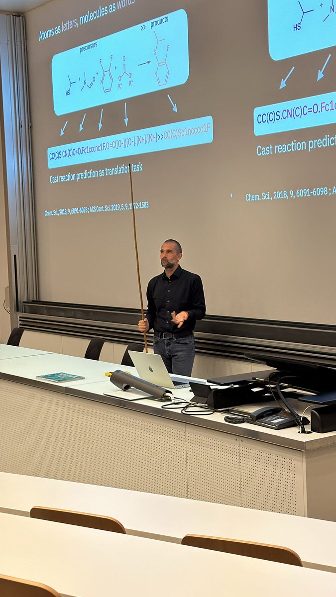 Today at @unifrChemistry, we are hosting Dr. Teodoro Laino @teodorolaino from fromm IBM Zurich. Dr. Laino hast started his talk entitled, 'Fuelling the Digital Chemistry Revolution with Language and Multimodal Foundation Models'... #unifr #unifrchemistry