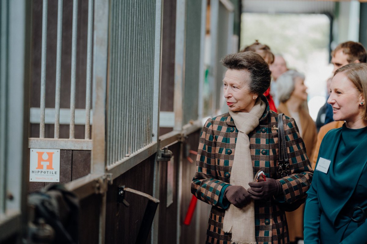 #PrincessAnne 
#ThePrincessRoyal 
#RoyalFamily 

🐴 More photos of Princess Anne visited the Cavalier Centre on 24th April 2024.

💗 Thanks to Pete Johnson Photography to take these beautiful photos!

🔗 petejohnsonphotography.pixieset.com/kingsawardforv…