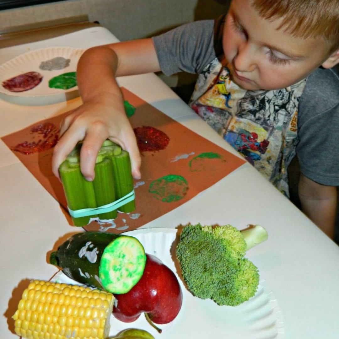 FlavourFestSW's tweet image. Get creative at Flavour Fest, 31 May to 2 June, with our exciting line-up of free food craft workshops.

Unleash your artistic flair with pasta jewellery making, food stamps art and cookie decorating! No bookings needed. 
flavourfestsw.co.uk/food-craft-wor…