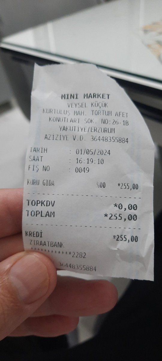 0 KDV neymiş? Tavuk, meyvesuyu ve ekmek aldım ancak faturada kuru gıda olarak %00 KDV kesilmiş. Devlet böyle soyuluyor. @06melihgokcek @eminpazarci @GaffarYakinca