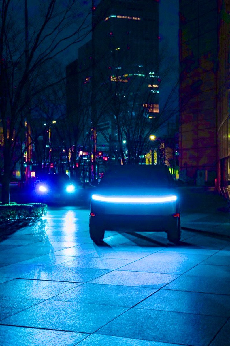 Tesla Cybertruck in Japan. 😍