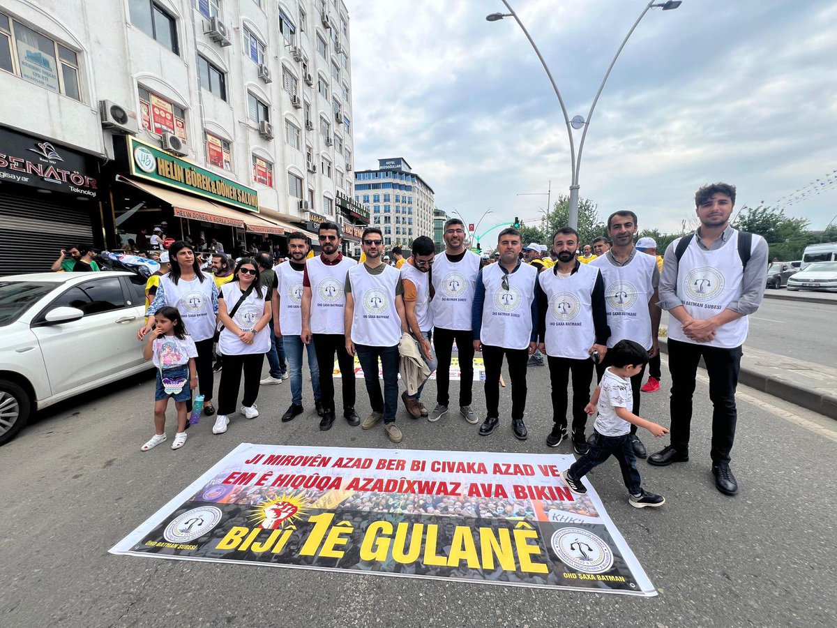 🔴 1ê Gulanê Roja Ked û Piştevaniyê Em Bi Hemû Şax û Nûnertiyên Xwe Li Qadan Bûn. Bijî ÖHD! Bijî 1ê Gulanê!

🔴 1 Mayıs Emek ve Dayanışma Gününde Tüm Şube ve Temsilciliklerimizle Alanlardaydık. Yaşasın ÖHD! Yaşasın 1 Mayıs!