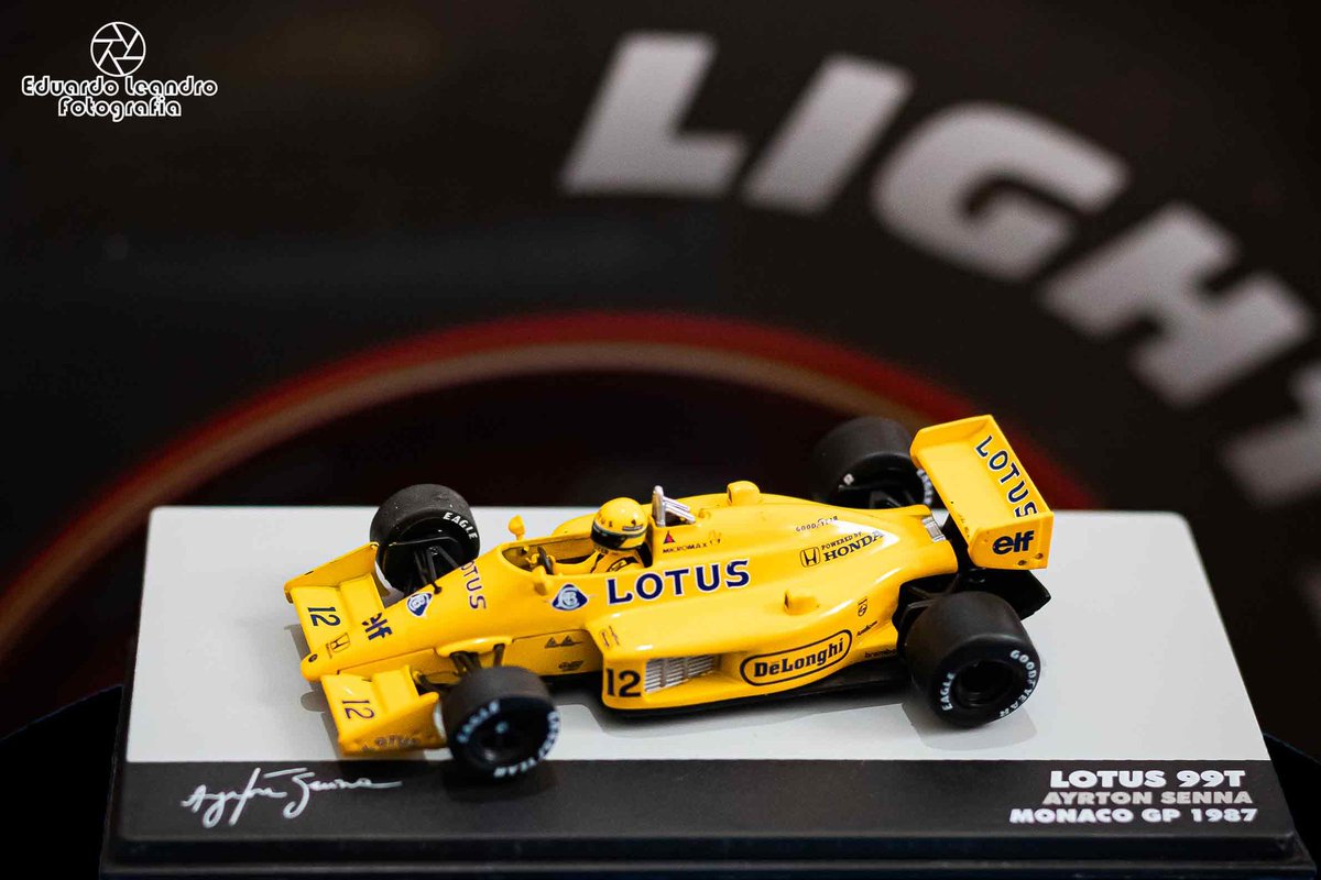 30 anos
.
#ayrtonsenna #30anos #f1 #lotus #jonhplayerspecial #formula1 #miniatura #colecionaveis #hobby #fotografia #photooftheday #photografy #Senna #senna30 #12 #1 #2