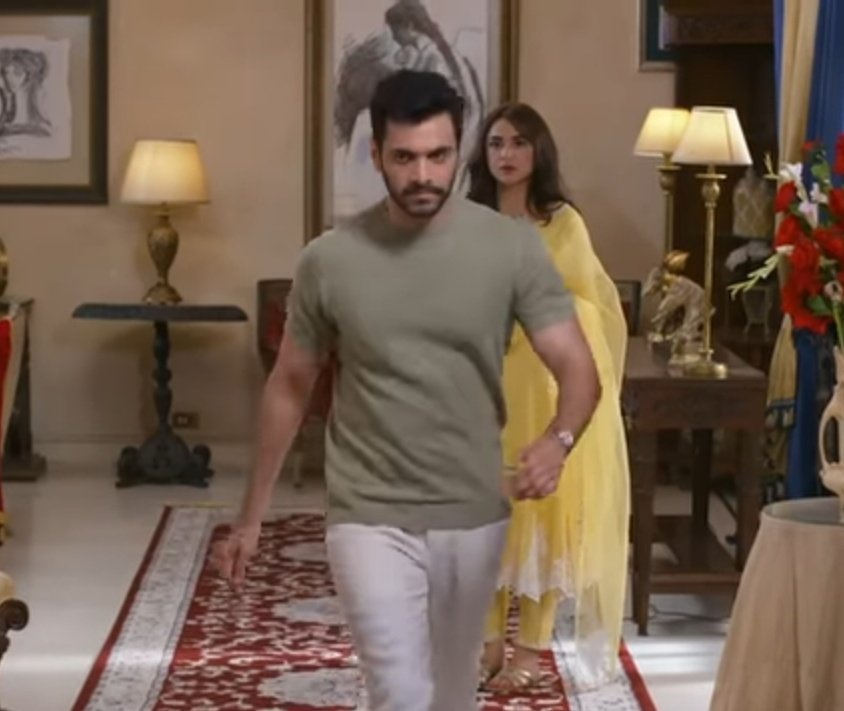 This frame is underrated..🔥🥹
The pictorial representation of Him leaving his soft side behind nd moving out from the zone..which is only limited to her..
She seems as soft as a baby girl and he is just as hard as a rock 
[ #Terebin #WahajAli #YumnaZaidi #Yumhaj #Meerasim]