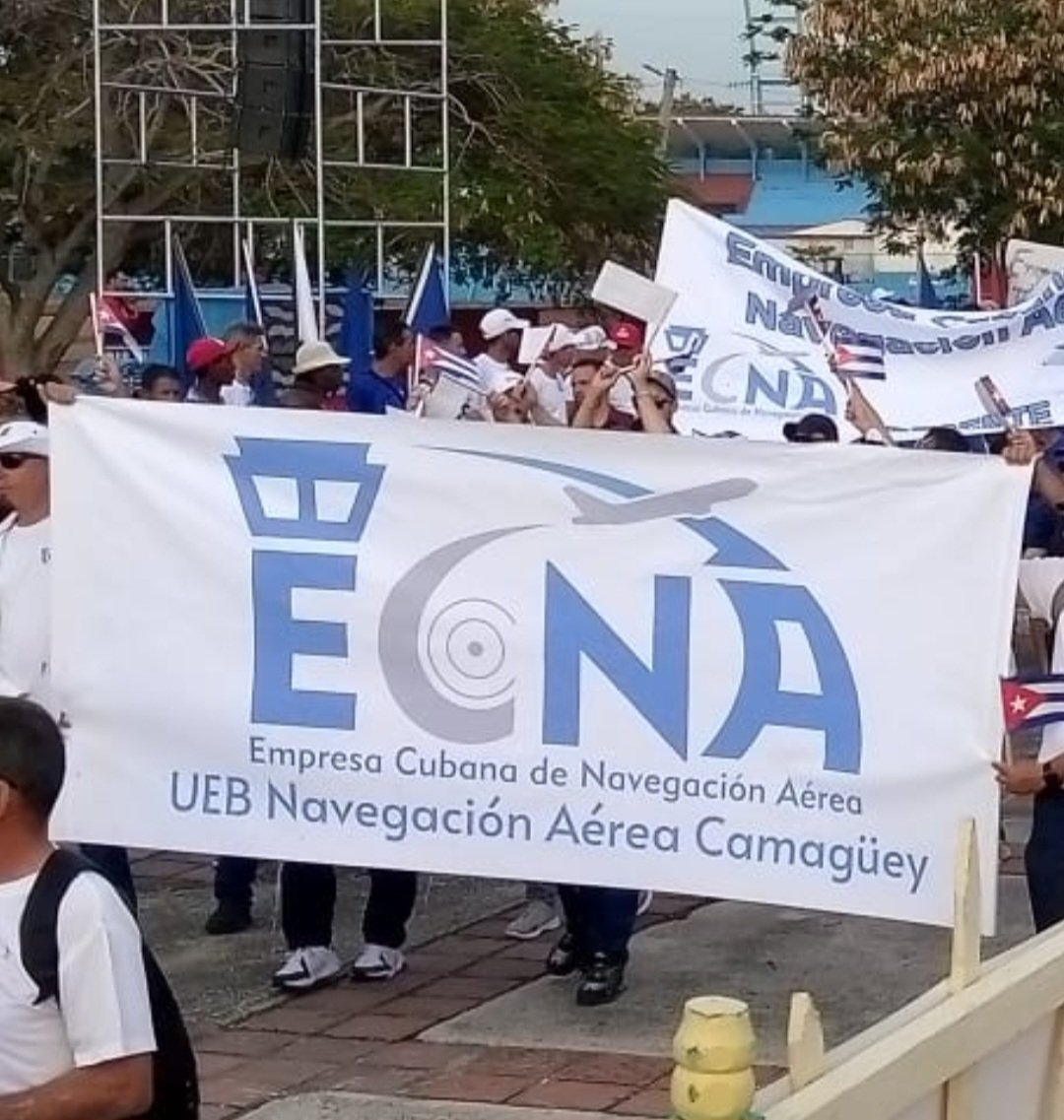 La Empresa de Navegación Aérea en #Camagüey celebrando la exportación de trabajadores hacia Miami vía Nicaragua! 😂
@GobCamaguey
#CubaEsMacondo