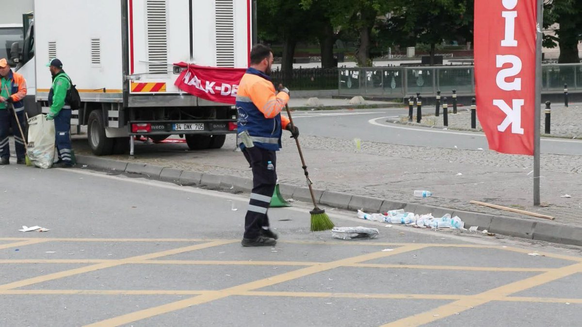 Gruplar, işçi bayramında işçiye iş çıkarıp dağıldı.