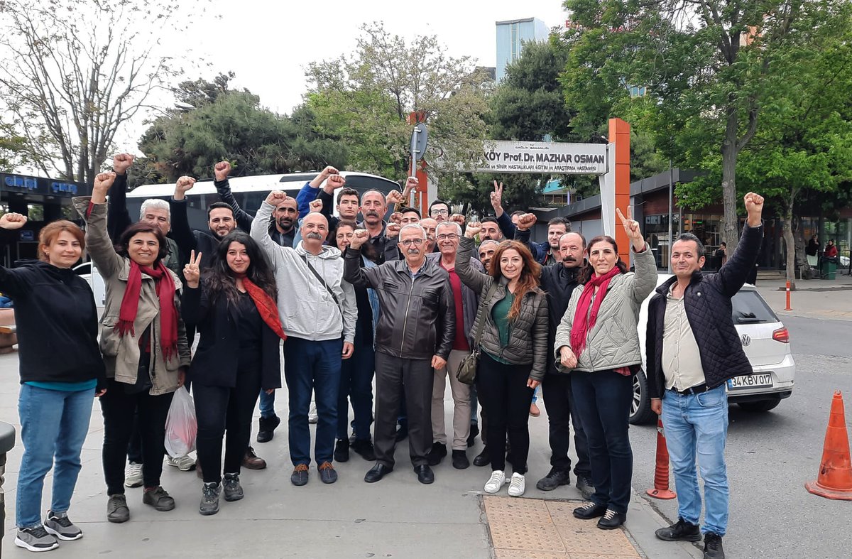 'Taksim 1 Mayıs'ın Anavatanadır' diyerek İstanbul Beşiktaş'tan Taksim'e doğru polis bariyerlerini aşarak yürüyüşe geçtikleri sırada Beşiktaş'ta AKP'giller'in kolluk güçleri tarafından hukuksuzca gözaltına alınan Yoldaşlarımız serbest bırakıldı. İşçi Sınıfının Uluslararası Birlik,…