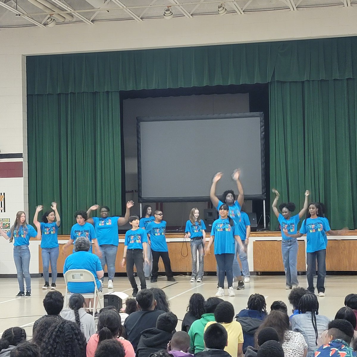 Our Musical Crew visited @AshleyAcademy. The students were treated to a great performance filled with catchy tunes, vibrant dances, and contagious energy. Everyone enjoyed the show! Thank you, Ashley Academy, for having us!#WSFCSArts #wearevisualandperformingartsaplusmagnetschool