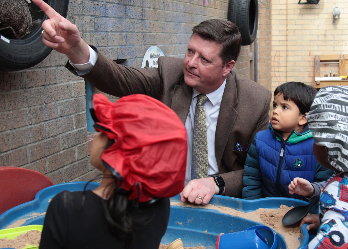 Yesterday we welcomed @Ofstednews chief inspector Sir Martyn Oliver & regional director Caroline Dulon to West Street Nursery where they spoke with our CEO Neil, educators & parents about Ofsted in the early years Share your views in Ofsted's Big Listen 👉bit.ly/3QqwvaM