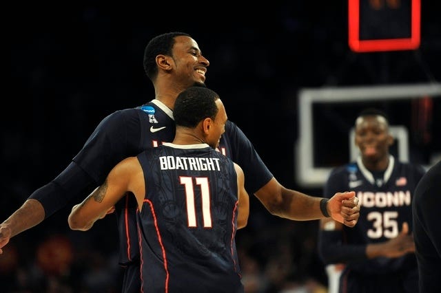 I love these two so much. So lucky we get to see them on a court together repping the UConn brand again 😭