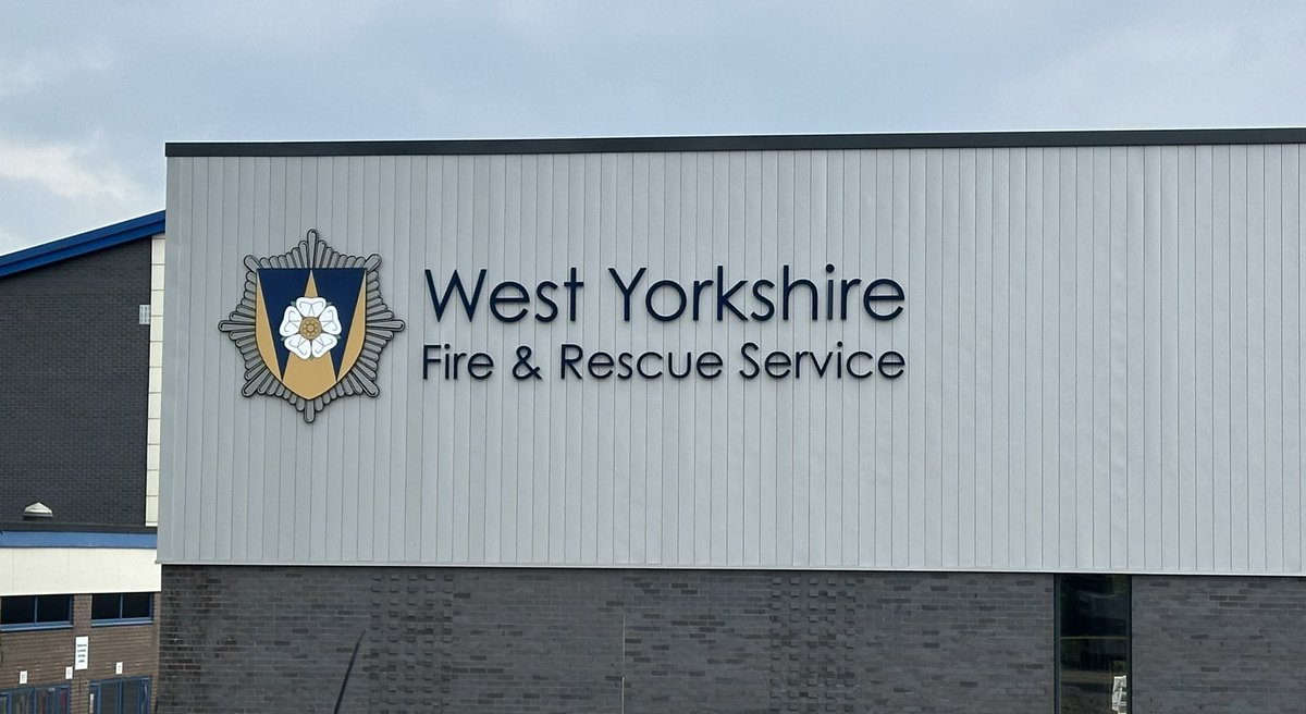 👀 New <a href="/WYFRS/">West Yorkshire Fire and Rescue Service</a> HQ and Training Centre = new signage! Looks good doesn’t it? Heading toward us being able to use the new facilities later this year!