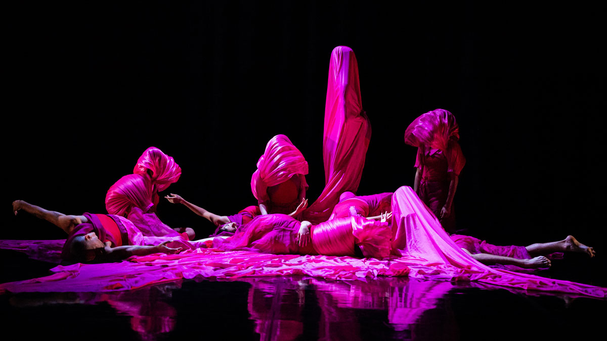 VERVE 2024 dazzles with a Triple Bill that pushes the boundaries of contemporary dance @LeedsPlayhouse - review here: on-magazine.co.uk/arts/yorkshire… @VERVEnscd