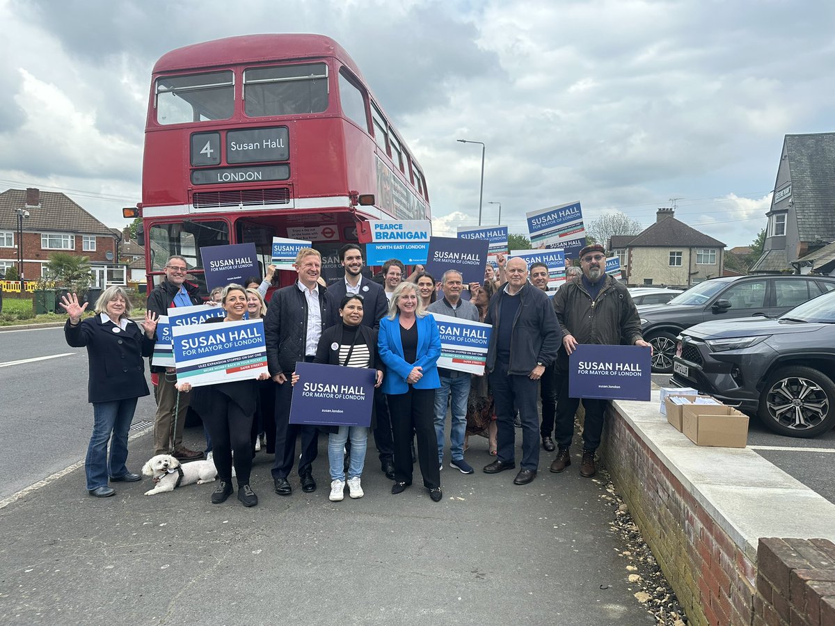 Great to be out with our fantastic @Conservative candidate for Mayor of #London @Councillorsuzie! Good reception on the doorstep and remember to #VoteConservative tomorrow on 2 May 🗳️💙