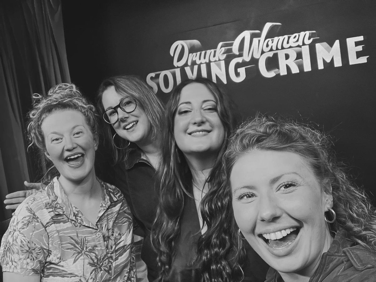 Our BFFs 🤝 @drunkwomenpod @BronteBarbieee & @BexHinds joined @taylorglennUK & @HannahMGeorge for boozy jokes, cheeky banter and in-depth chat about homicide! Available to download right now! 🎧 podfollow.com/1425174819/epi…