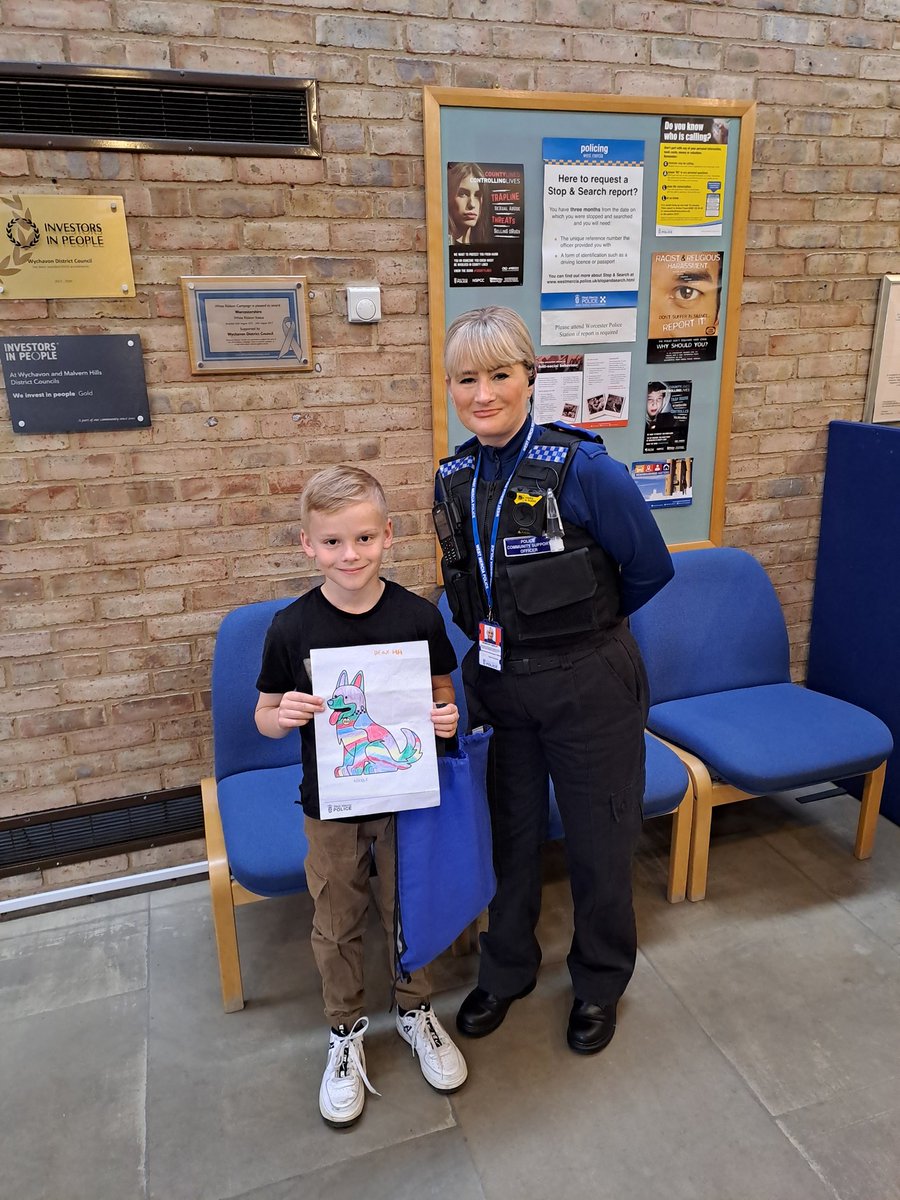 This delightful young man won our colouring competition from the engagement event we held a couple of weeks ago. He wants to be a Police Officer when he is older!. Well done!
#PolicingPershore
#VisibleInTheCommunity
#InspDaveWise