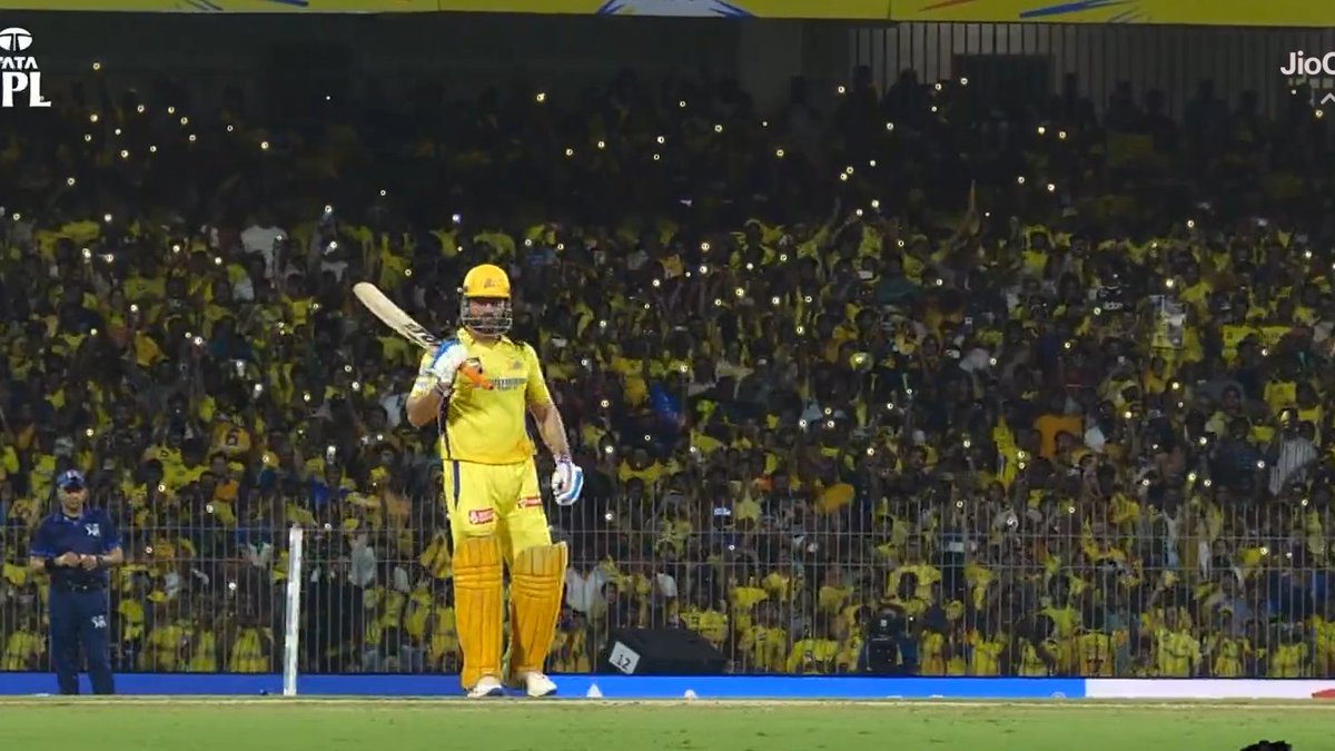 Ek six marke jo CSK fans ko ORGASAM karade vo MS Dhoni #CSKvPBKS