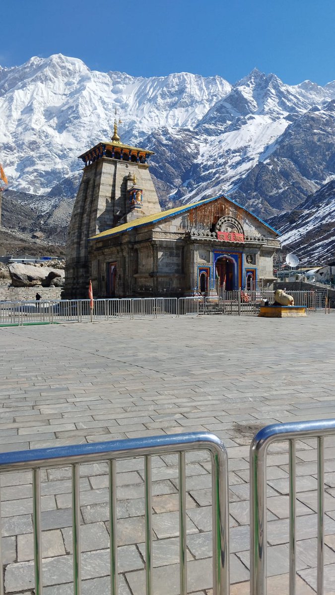 #chardham yatra 
यात्रा को uttarakhand सरकार का निर्णय... शुरू के 15 दिन नहीं होंगे VVIP &VIP दर्शन...