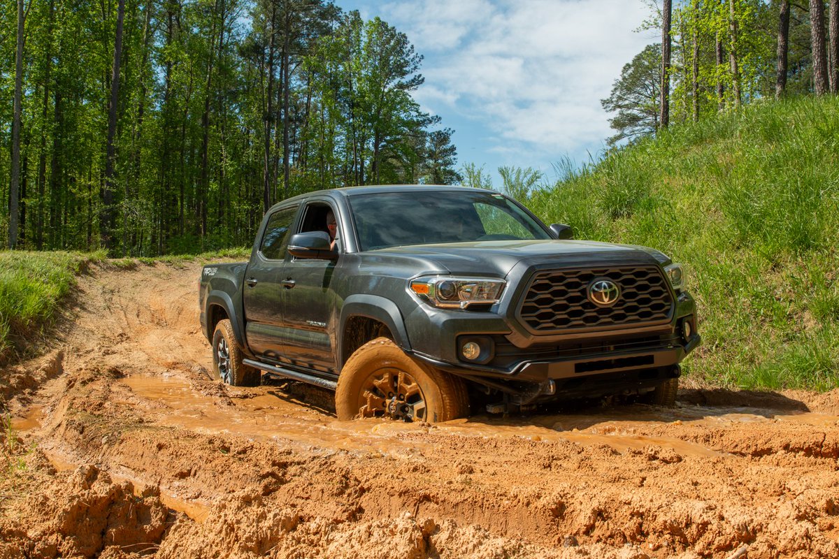 How does DSS get out of muddy situations? We train. Our partners from the @NYPD, the @UN Department for Safety and Security, the @USSupremeCourt Dignitary Protection Division and @USNavy joined us at the Foreign Affairs Security Training Center for a week of track and off-road…