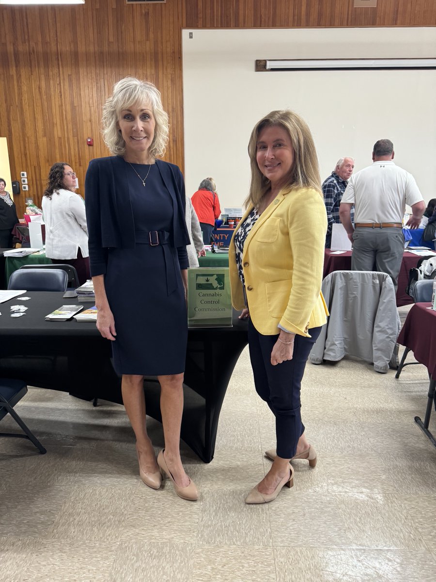 Yesterday, Commissioner @Kimberly_Roy_ participated in the Taunton Senior Safety Summit to provide constituents with resources focused on safe cannabis use. Thank you to everyone who stopped by to learn about Massachusetts’ industry and Medical Use of Marijuana Program!