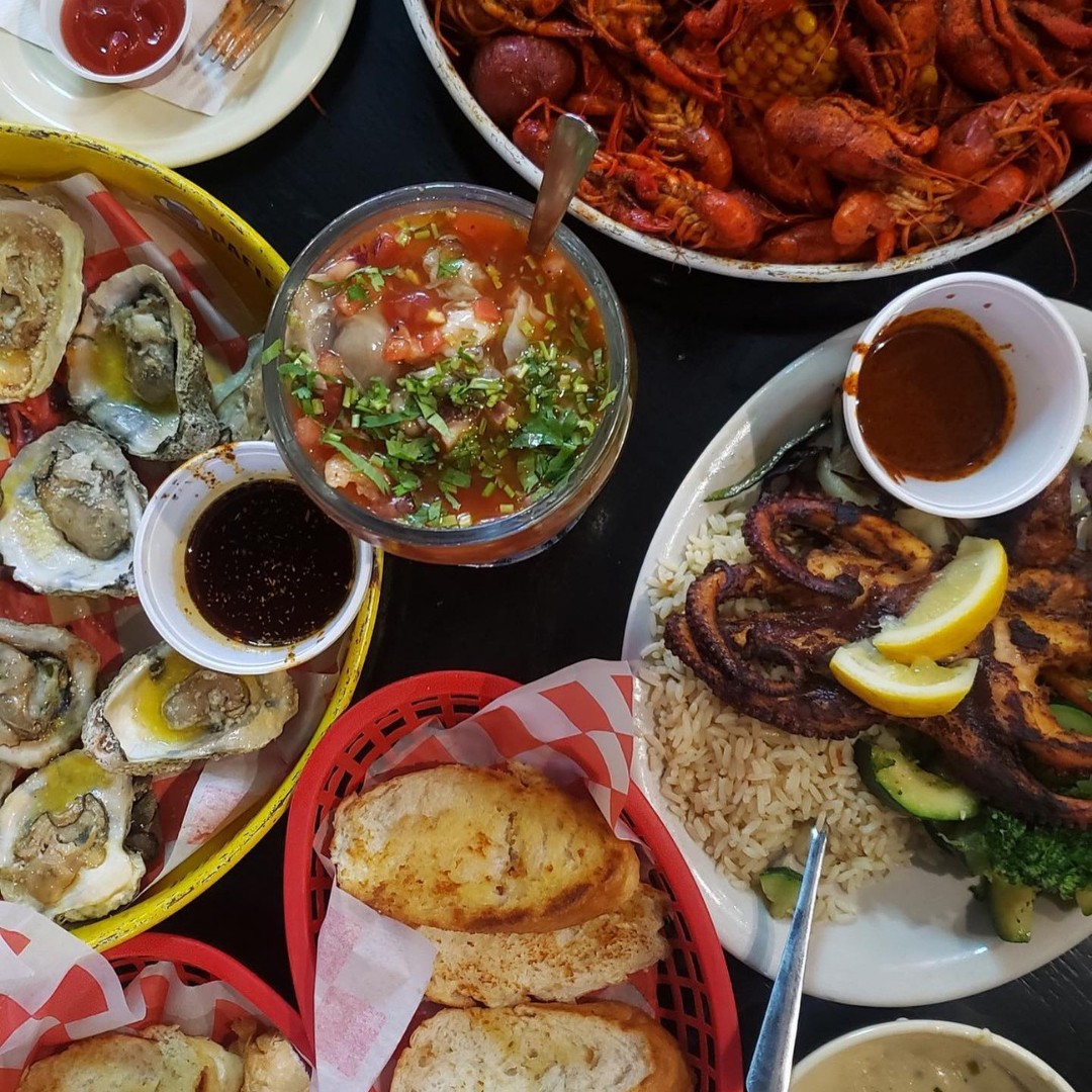 Dive into flavor at Fish N' Tails! Fresh seafood and Texas charm await in every bite 🐟🌮 #DallasEats #SeafoodLove
Take a look at our menu and see what catches your eye: link-pro.io/xfkUDvF