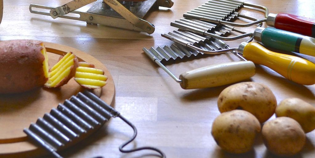 Pimp up your potatoes, whether it's a sauteed side or a pie topping, with our #vintage crimpers. bit.ly/3iv6yp9 

#wednesdaywisdom #vegetableprep #kitchenutensils