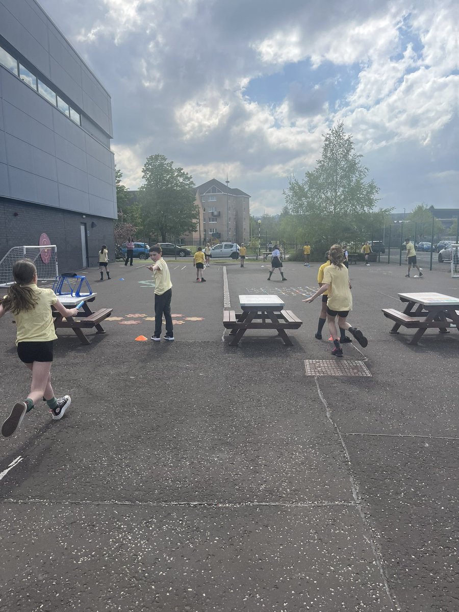 Making the most of the warm weather this afternoon P5/6, prepping for the relay race! ⚡️🏃🏽💨