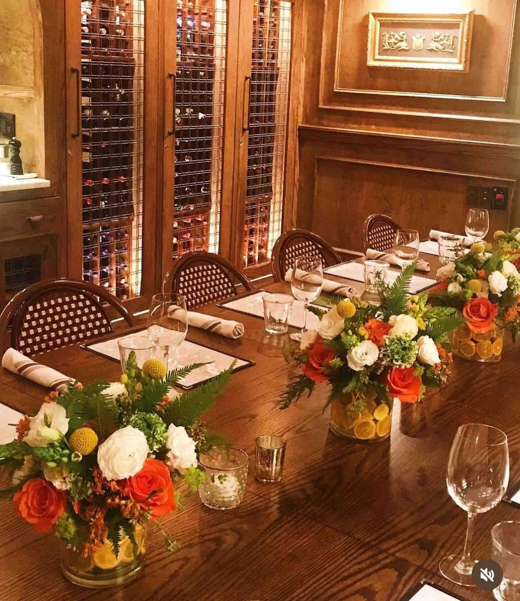 Birthdays, anniversaries, or a celebratory graduation dinner.
Our private dining room is the perfect place for a lovely evening with family & friends. 
Email our events director soiree@h2-collective.com for details 💕 
#ArlingtonVA