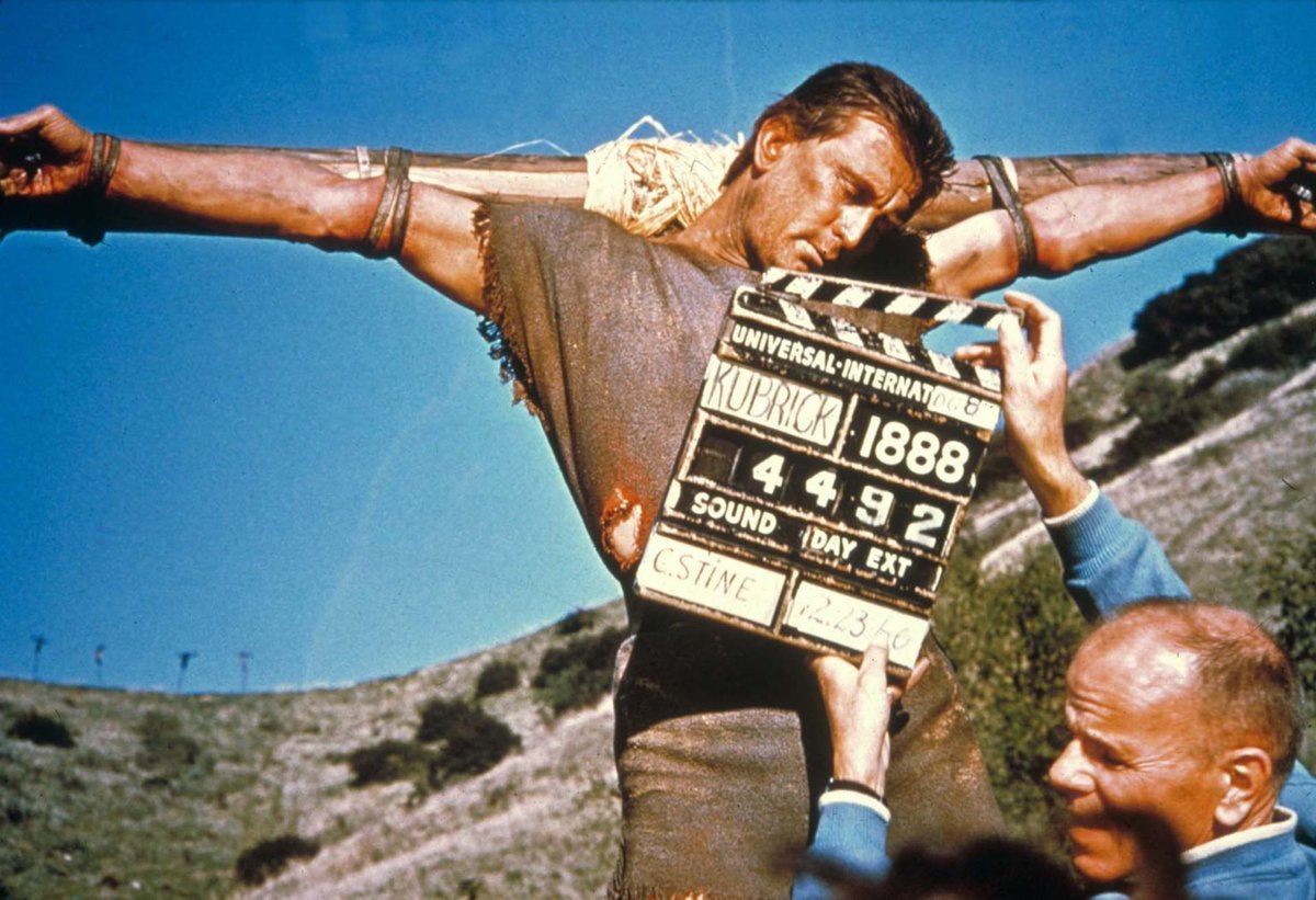 .@FredOL69007 #PhotodeTournageFilmCulte Kirk Douglas sur le tournage du film Spartacus de Stanley Kubrick