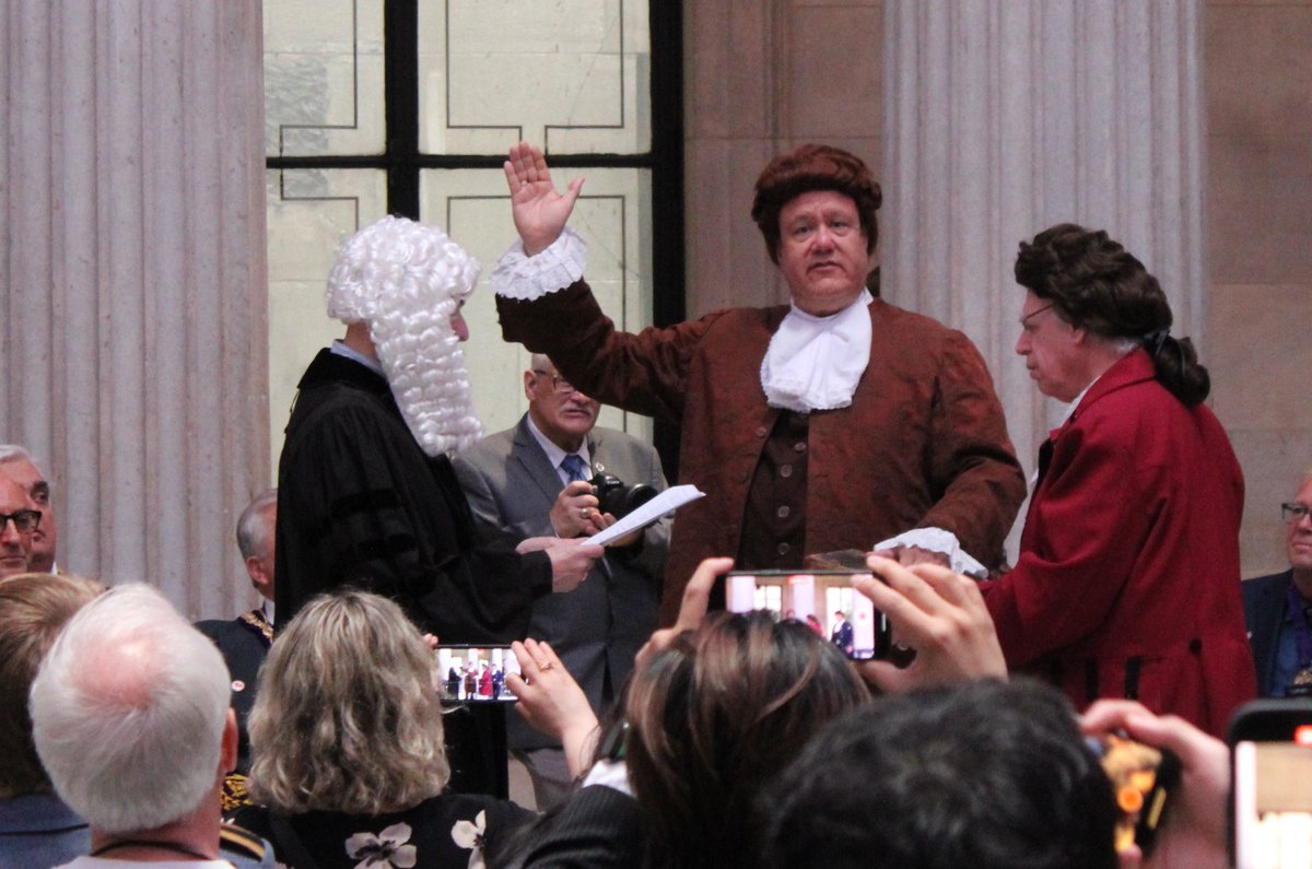Yesterday, Federal Hall had a George Washington inauguration reenactment. George Washington was inaugurated on April 30th, 1789 to become the first President of the United States. There were many participants including the Grand Mason Lodge of the State of New York.