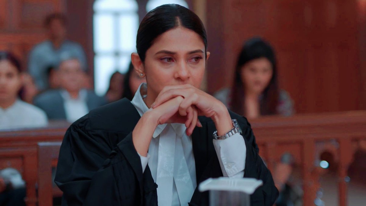 #JenniferWinget as a lawyer is really a treat to watch.
Her expressions, her bodylanguage, her dialogues. In short she was fantastic today 👐
#RaiSinghaniVSRaiSinghani