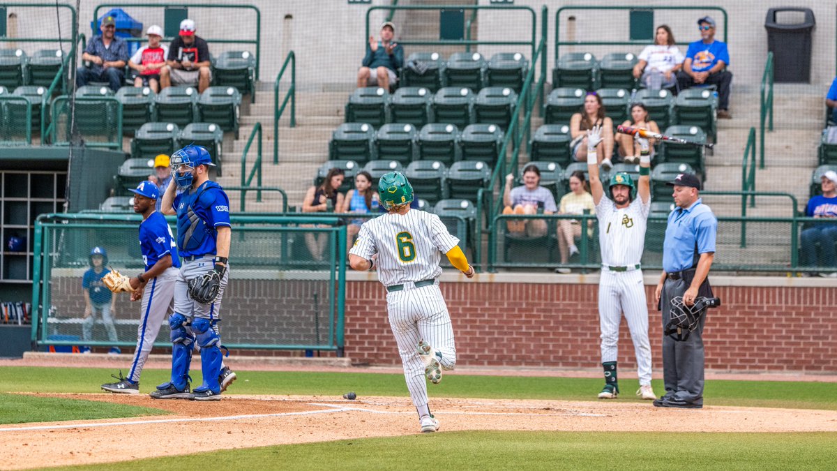 High fives for home dubs! 🙌

#SicEm 🐻⚾️ | #Together