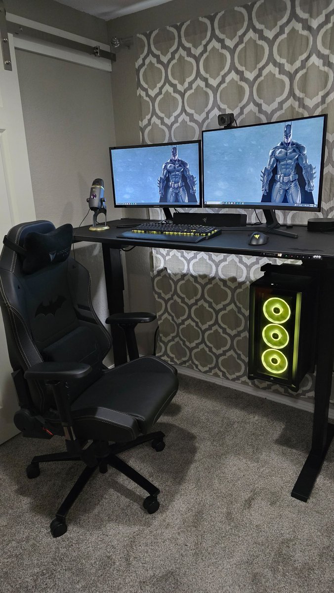 Brand new @secretlabchairs MAGNUS Pro desk assembled. LOVE the ability to sit or stand, and not have my tower on the floor! #secretlab #batman #remotework