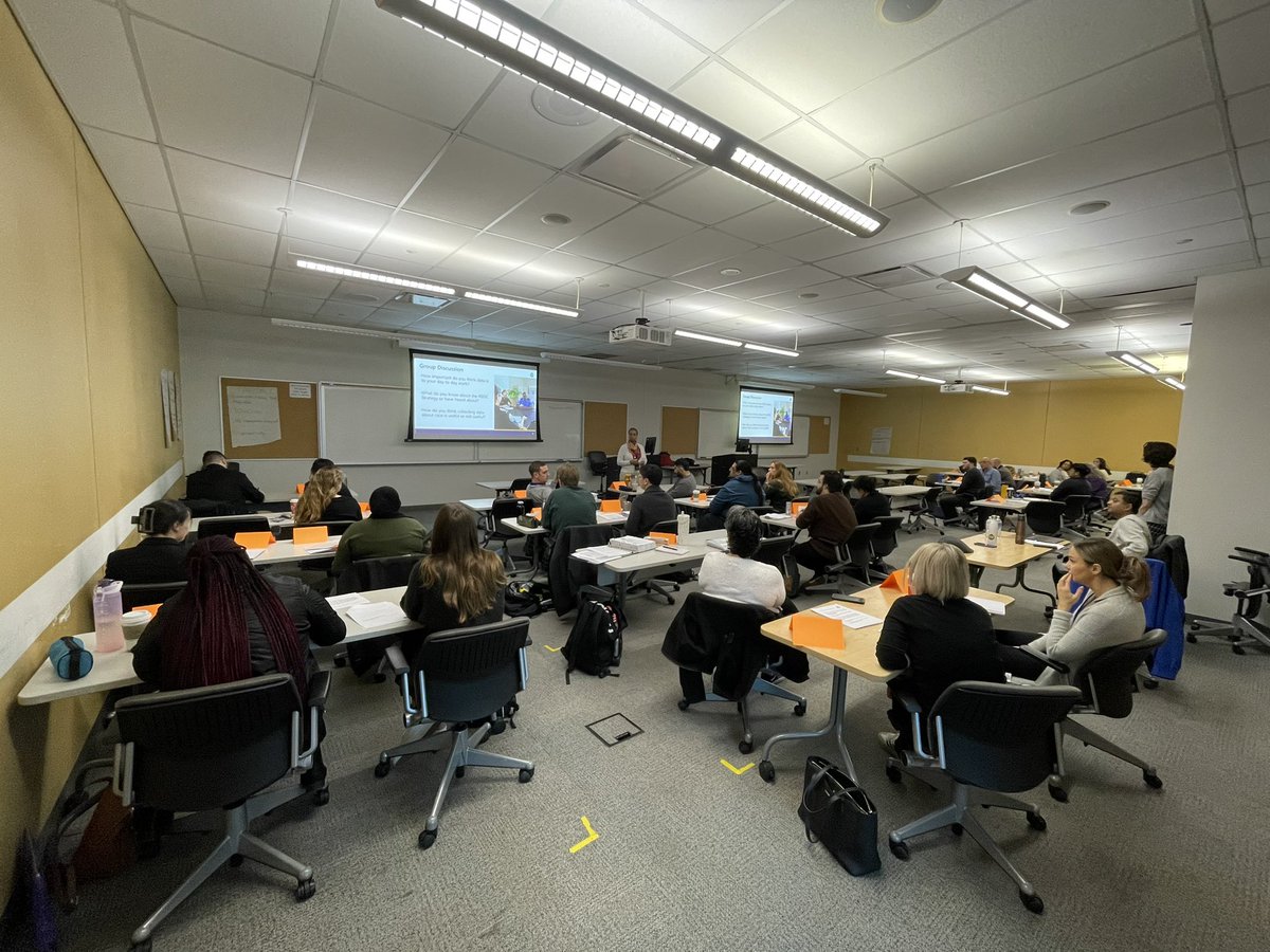 This morning our RBDC team had the opportunity to present and engage with the latest group of @TorontoPolice 9-1-1 communications team.