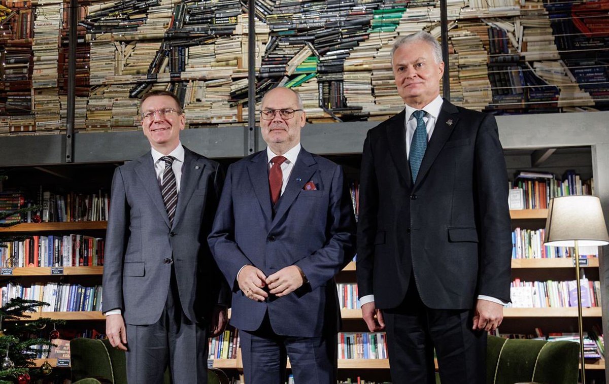 The presidents of Estonia, Latvia and Lithuania called on the European Union to start negotiations with Ukraine on joining the bloc

They made such a joint statement on the 20th anniversary of the accession of the Baltic states to the European Union, calling for the opening of…