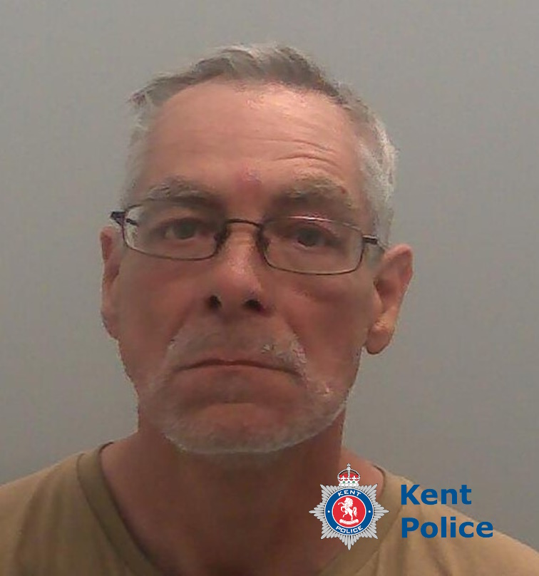 Have you seen Graham Hudnott? He is wanted on a court warrant. He has links to Deal and Dover as well as Hamstreet and Challock. If you see him, call 999 quoting 46/10929/21. kent.police.uk/news/kent/late…