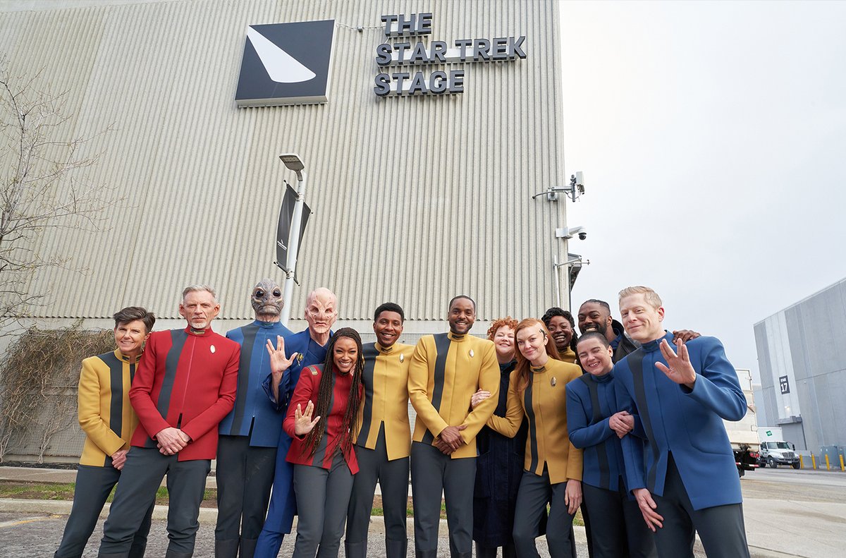 #PinewoodTorontoStudios have hosted all 5 seasons of #StarTrekDiscovery and today are delighted to announce they have 'The Star Trek Stage' now on the lot in honour of the longstanding relationship. Read more bit.ly/4birysr

📸 Michael Gibson