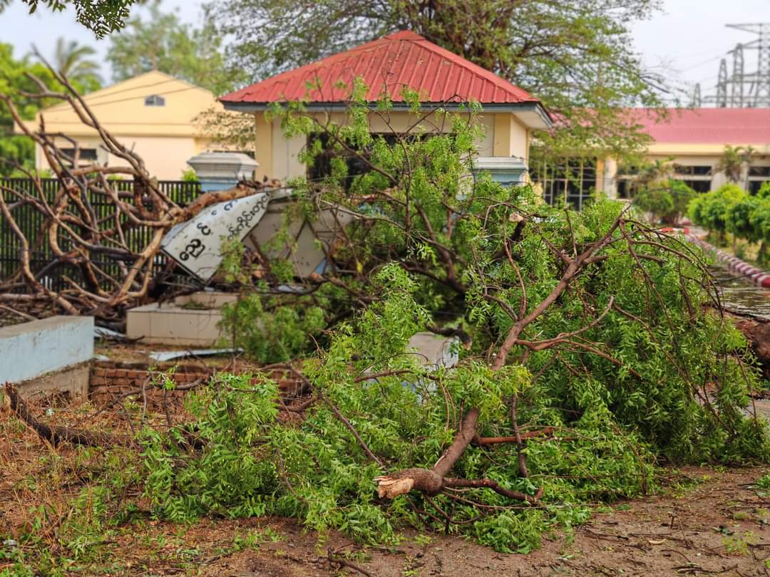 Some shelters of IDPs and houses were damaged due to the strong wind attack in Salingyi Township, Sagaing DIV on May 1, according to an official of the Anyar Pit Tine Htaung Group.
@Refugees @ASEAN @EUCouncil
@POTUS
#HelpMyanmarIDPs
#2024May1Coup
#WhatsHappeningInMyanmar
