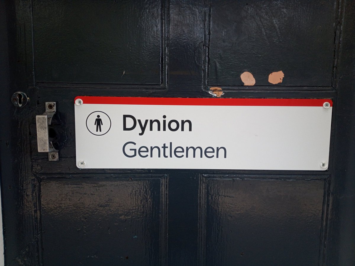 If the Spy from Team Fortress 2 was Welsh, would his catchphrase be 'Dynion'
Sign from the Toilets at Haverfordwest Station #TeamFortress2