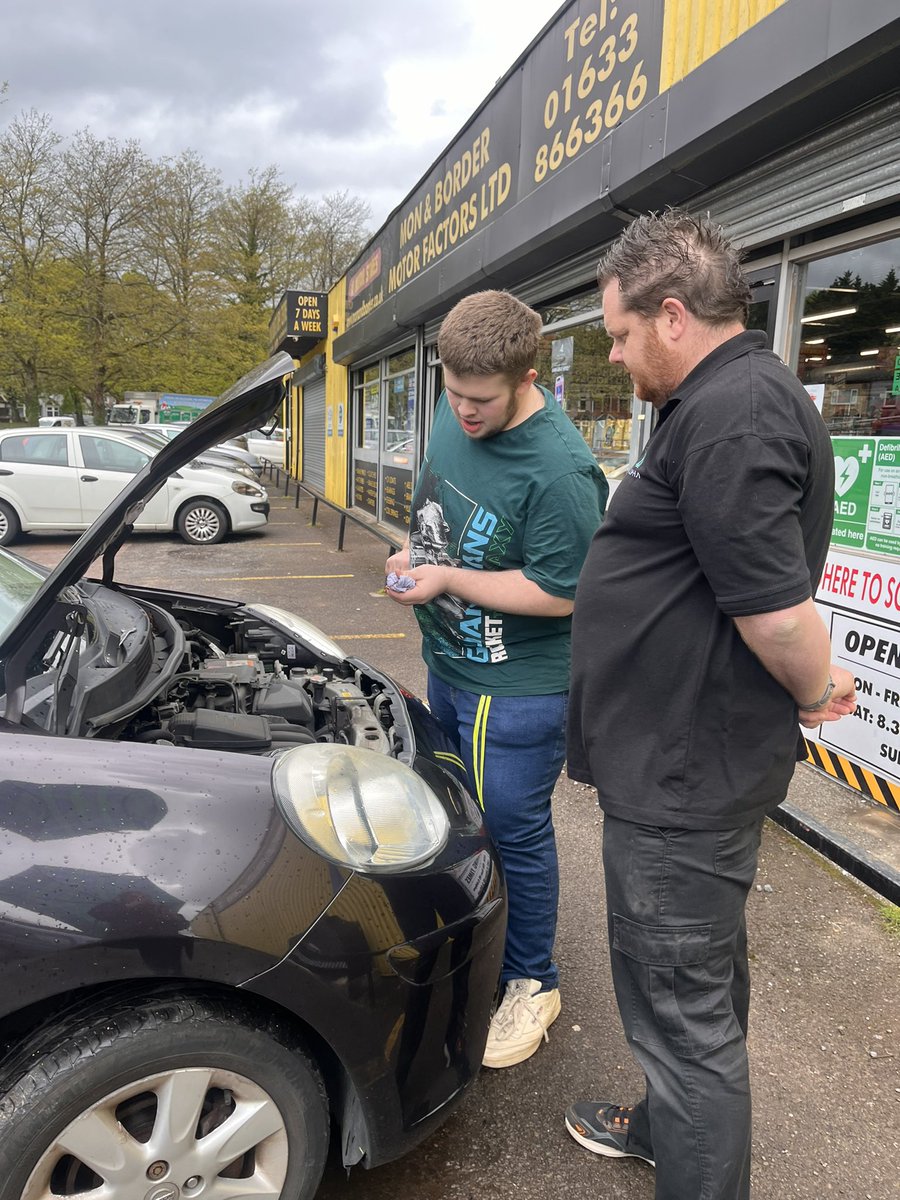 More of our L2 WRE students out on work experience this week 👏🏻☺️. 

@JoelMorgan81 @coleggwent