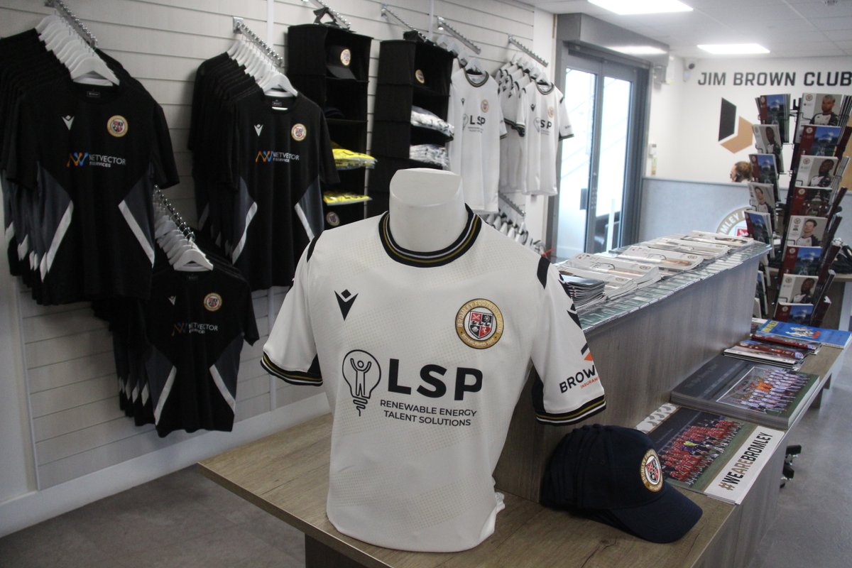 Order your Bromley items, including our new home shirt, before 10am tomorrow so it arrives before Sunday's final 🙌 Browse our online shop here 👉 bromley-fc.myshopify.com Between 9am-5pm in our club shop tomorrow, we will be hosting a Kappa flash sale too! #WeAreBromley