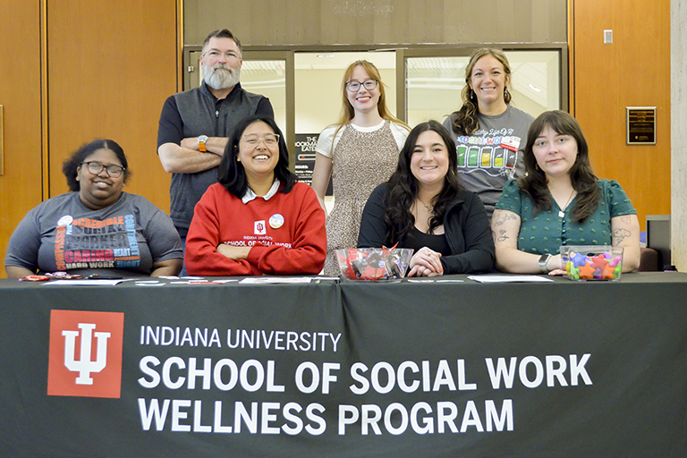 Read about the Wells Library's partnership with @IUSocialWork to provide wellness coaching sessions for students! We loved hosting these wonderful wellness advocates at the #IUFridayFinish this semester. libraries.indiana.edu/students-seek-…