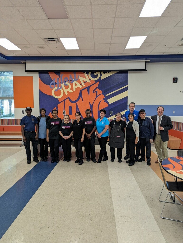 Kicked off my morning by visiting the @OCPS_FNS team at @WestOrange_OCPS.  A great bunch of employees who love their school.  Thanks Principal Turner for the tour and the chocolate frappe! Enjoyed meeting your students who took my order. @maria_f_vazquez @hsdocps @JMartinez_OCPS