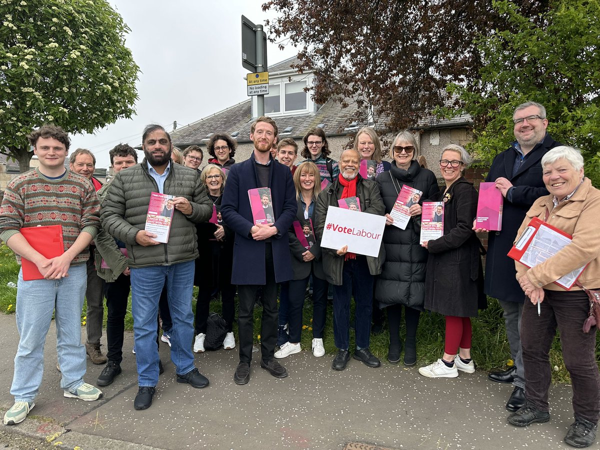 Great to be joined by Labour legend @HarrietHarman campaigning in Duddingston today. Scottish Labour is out talking to people about the issues that matter to them, while the chaotic SNP and Tories look inwards in disarray. Thanks to everyone who took the time to chat to us!