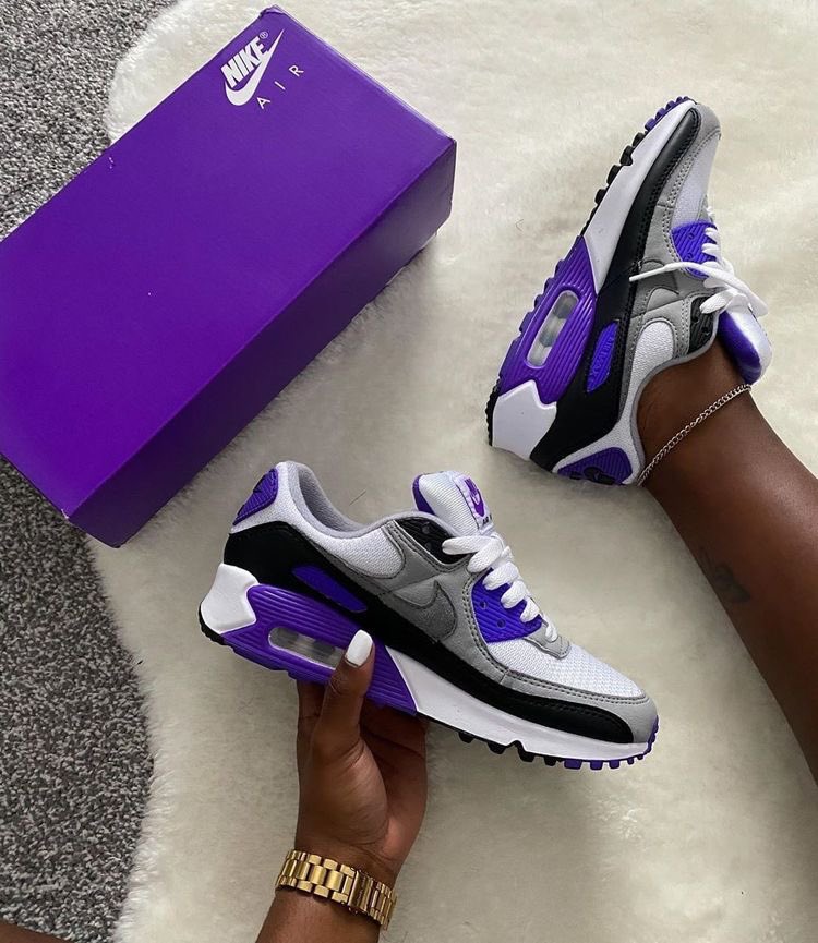adamdecentral's tweet photo. Nike Air Max 90 💜 https://t.co/xbAovbmLOU