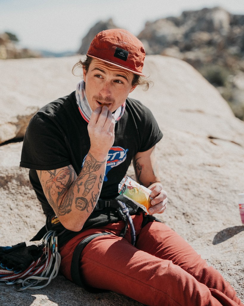 Climbing is all about balance ⚖️ We’re STOKED to fuel Potter Wonderland (@thecadillacdirtbag6) on his multi-pitch efforts.

Over the past 5 years, Potter has climbed 6,000 pitches (!!!), which averages out to over three per day.

Climb on!!